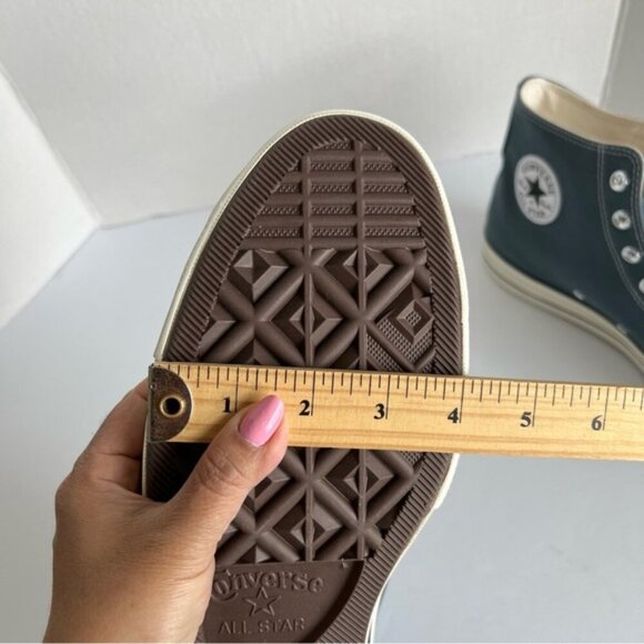 Converse - Unisex, Chuck 70 High Top. Size: Men 13 / Women 15. NIB. (1811) - Picture 13 of 15